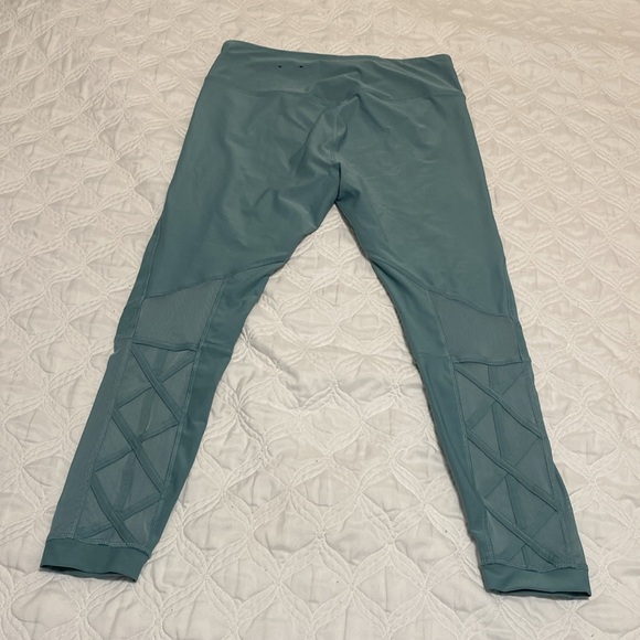 Mint Workout Leggings- Criss Cross style LG - Picture 6 of 6